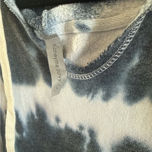 Honeyme Curvy Tie-Dye Hoodie – XL - Picture 2 of 4